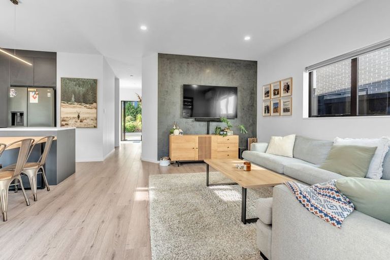 Photo of property in 19 Konoba Avenue, Kumeu, 0810