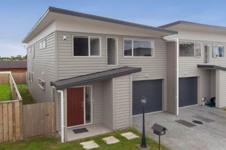 Photo of property in 17/45a Swanson Road, Henderson, Auckland, 0610