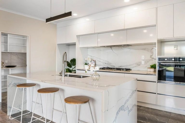 Photo of property in 9 James Elliot Way, Pokeno, 2402