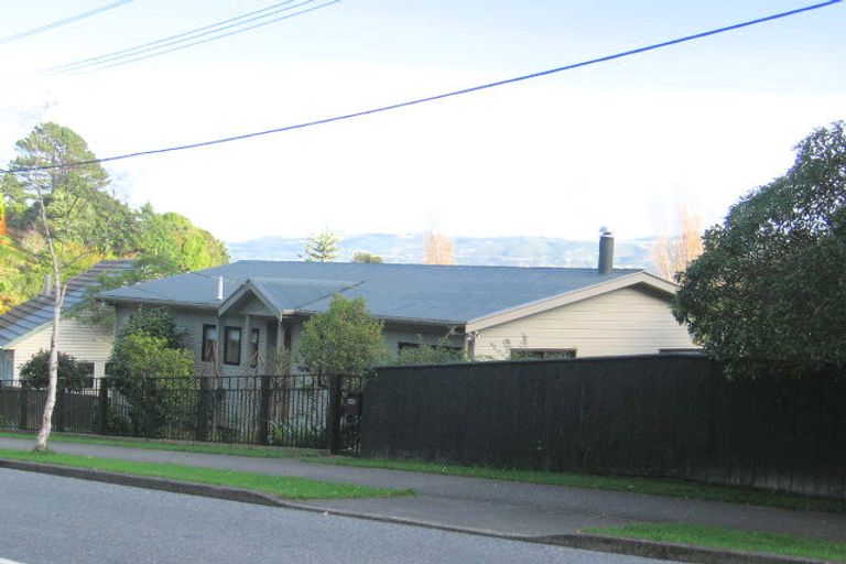 Photo of property in 66 Norton Park Avenue, Fairfield, Lower Hutt, 5011