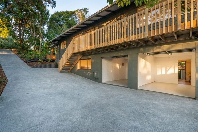 Photo of property in 32 Rosecamp Road, Beach Haven, Auckland, 0626