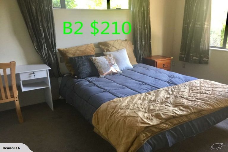 Photo of property in 11 Catlins Place, Fairview Heights, Auckland, 0632