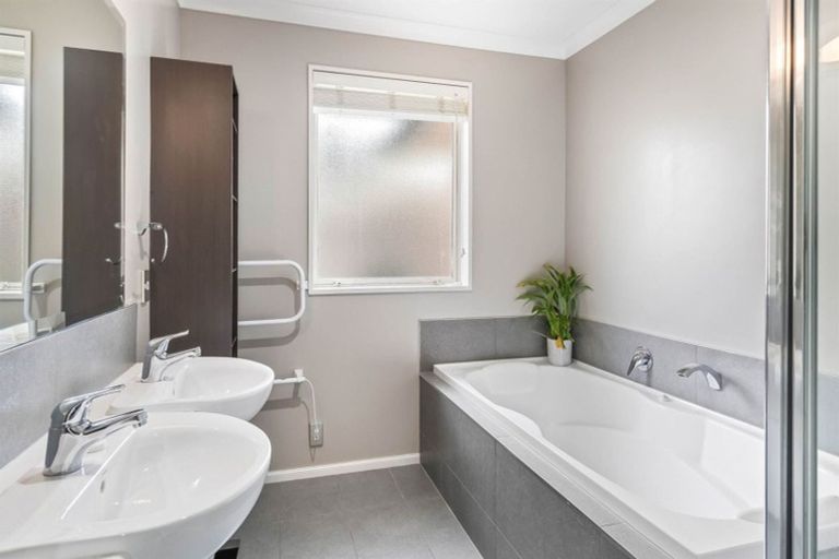 Photo of property in 10 Woodhurst Drive, Casebrook, Christchurch, 8051