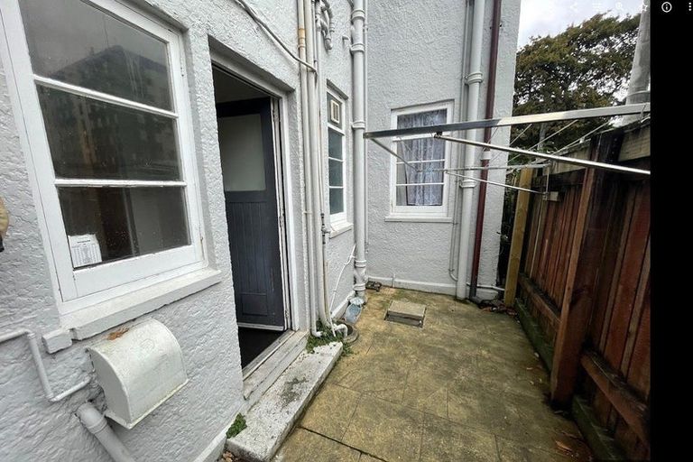 Photo of property in Norton Flats, 1/302 Willis Street, Aro Valley, Wellington, 6011
