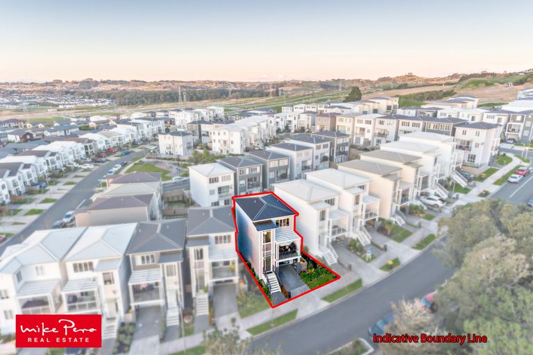 Photo of property in 10 Fernly Rise, Flat Bush, Auckland, 2019