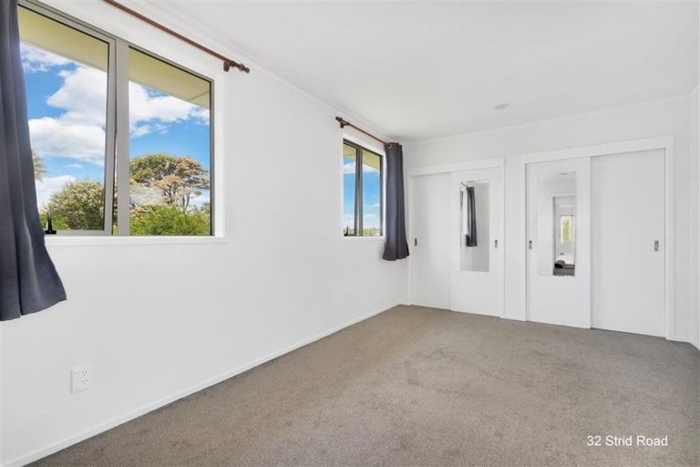 Photo of property in 32 Strid Road, Te Atatu South, Auckland, 0610