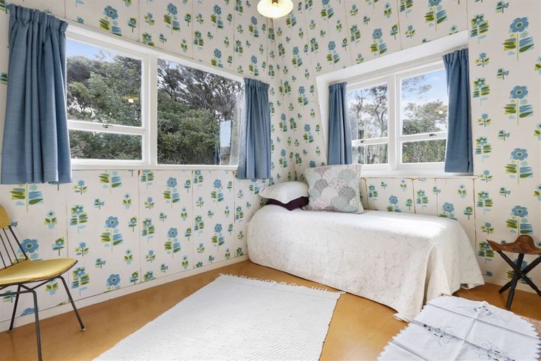 Photo of property in 21 Wernham Place, Northcote, Auckland, 0626