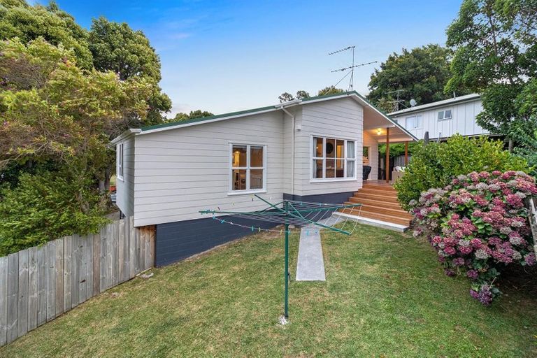 Photo of property in 1/24 Lysander Crescent, Beach Haven, Auckland, 0626