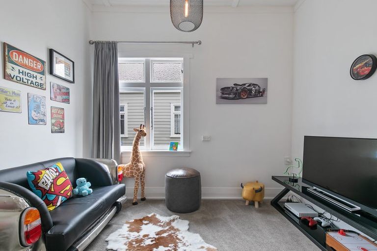 Photo of property in 61 Mount Smart Road, Onehunga, Auckland, 1061