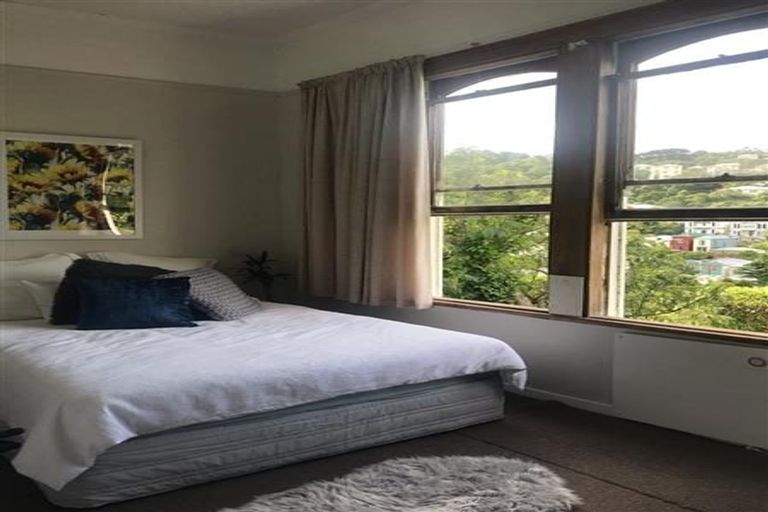 Photo of property in 28 Maarama Crescent, Aro Valley, Wellington, 6021