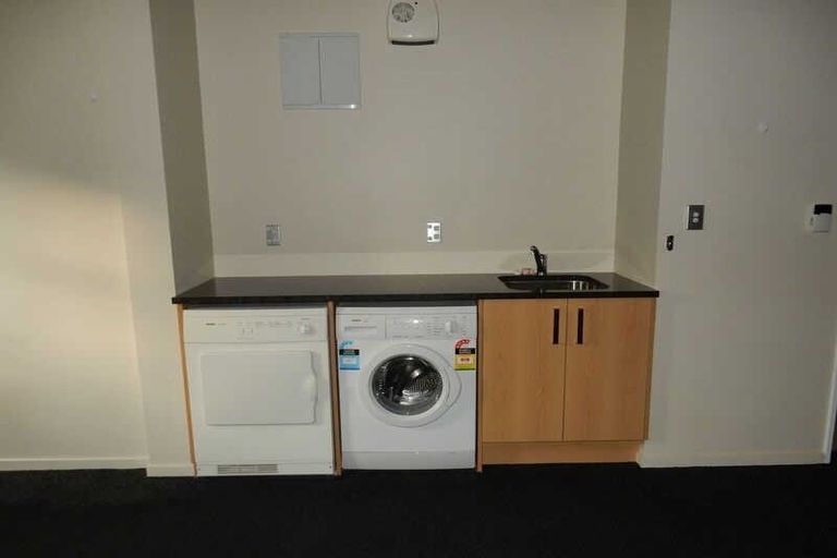 Photo of property in 2/43 Main Road, Redcliffs, Christchurch, 8081