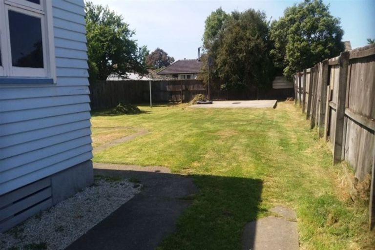 Photo of property in 2/45 Dickson Crescent, Hornby, Christchurch, 8042