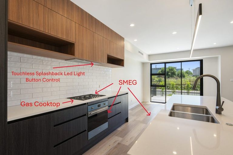 Photo of property in 126 Vintry Drive, Kumeu, 0810