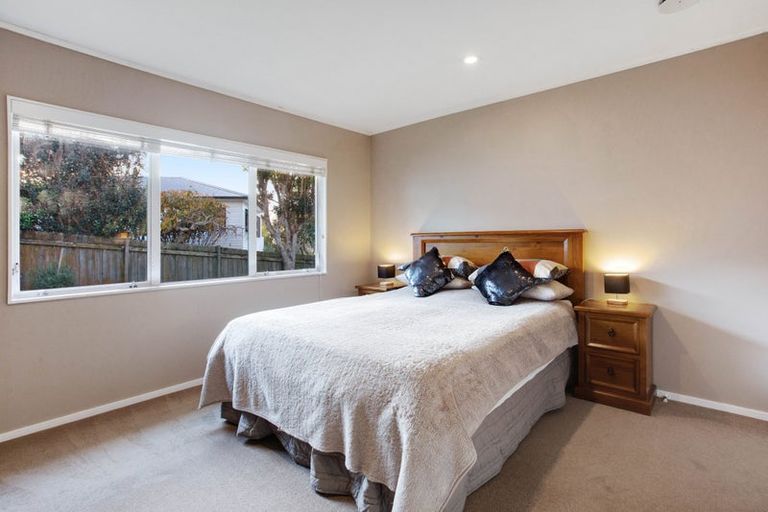 Photo of property in 37 Charlotte Street, Stanmore Bay, Whangaparaoa, 0932