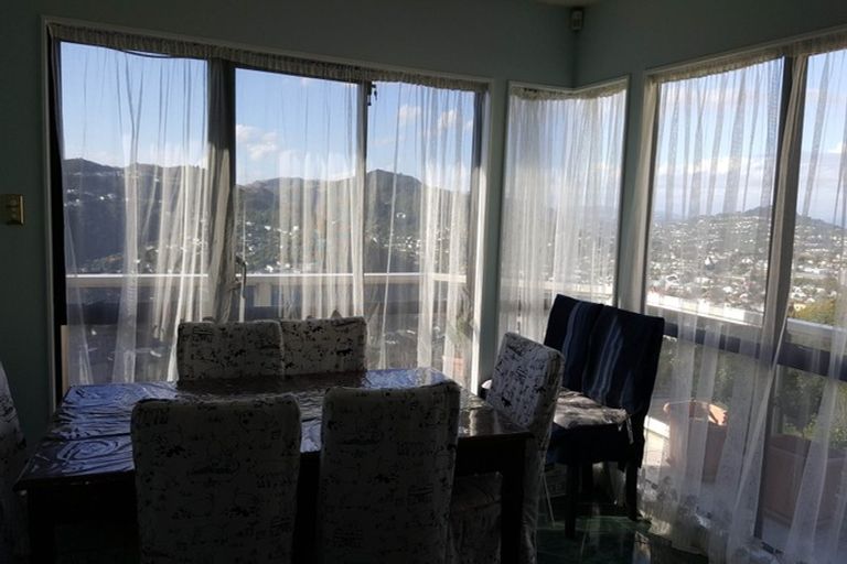 Photo of property in 19 Landsdowne Terrace, Karori, Wellington, 6012