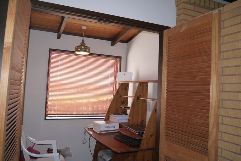 Photo of property in 104 Becroft Drive, Forrest Hill, Auckland, 0620