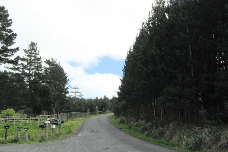 Photo of property in 87-93 Anzac Road, Waitakere, Auckland, 0816