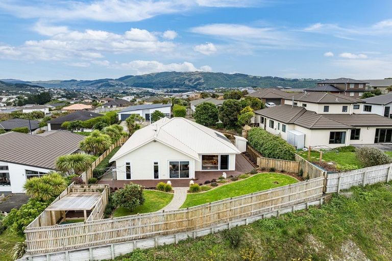 Photo of property in 80 Te Puia Drive, Aotea, Porirua, 5024