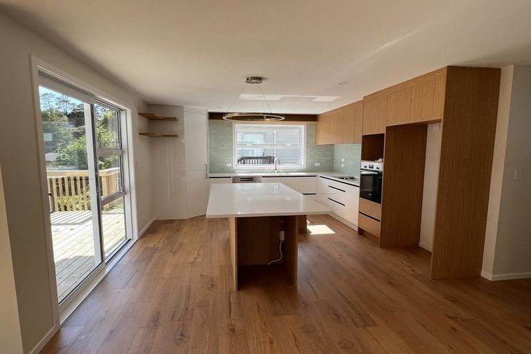 Photo of property in 62a Vandeleur Avenue, Birkdale, Auckland, 0626