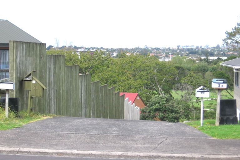 Photo of property in 2/5 Miriam Corban Heights, Henderson, Auckland, 0612