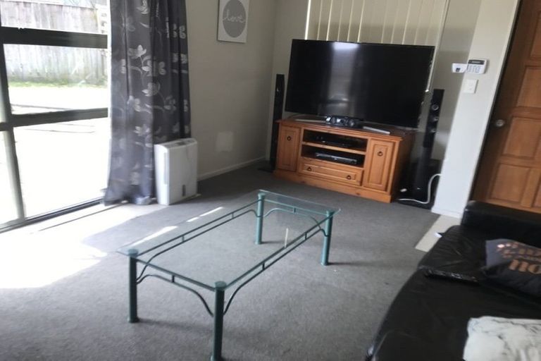 Photo of property in 185 Keri Vista Rise, Papakura, 2110