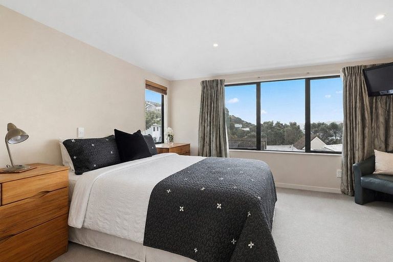 Photo of property in 164 Kahu Road, Paremata, Porirua, 5024
