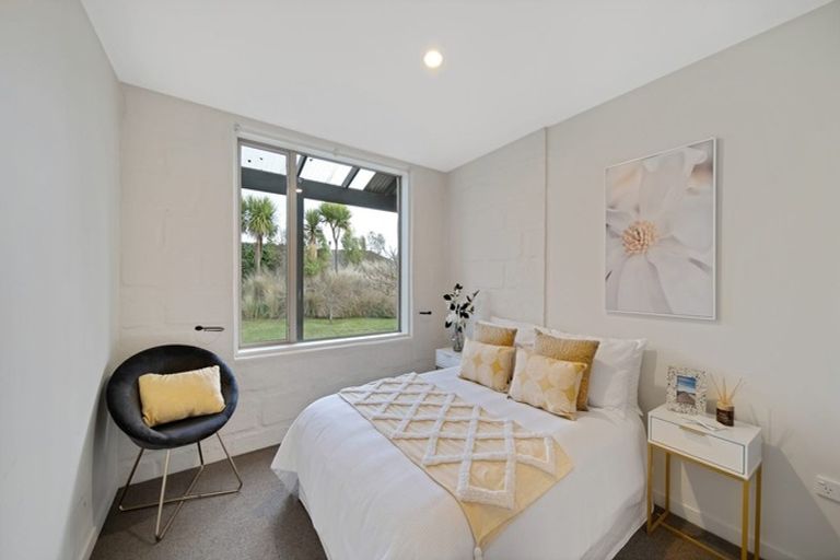 Photo of property in 70 Queens Avenue, Waikuku Beach, 7402