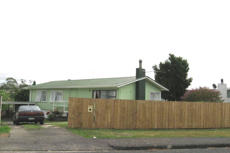 Photo of property in 6 Gregg Place, Sunnyvale, Auckland, 0612
