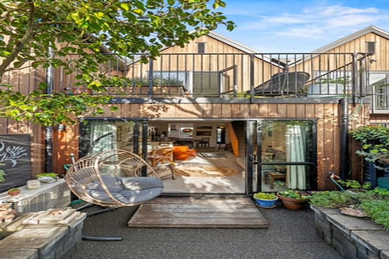 Photo of property in 15b Cheltenham Street, Merivale, Christchurch, 8014