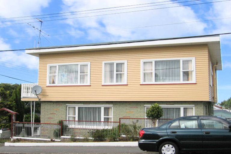 Photo of property in 129 Britomart Street, Berhampore, Wellington, 6023