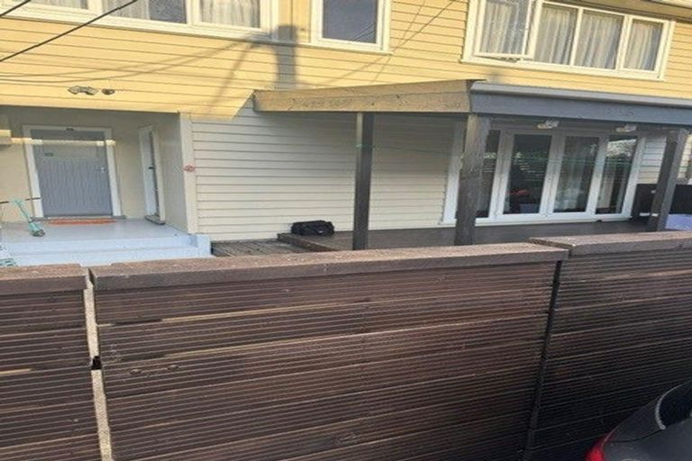 Photo of property in 106 Whites Line East, Waiwhetu, Lower Hutt, 5010