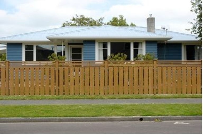 Photo of property in 19 Epsom Road, Hokowhitu, Palmerston North, 4410