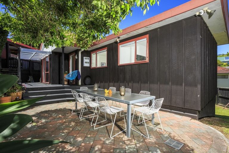 Photo of property in 2/16 Redwing Street, Browns Bay, Auckland, 0630