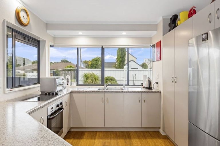 Photo of property in 34 Pine Road, Orewa, 0931