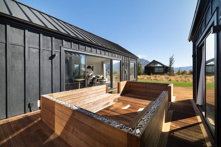 Photo of property in 19 Glenfiddich Road, Jacks Point, Queenstown, 9371