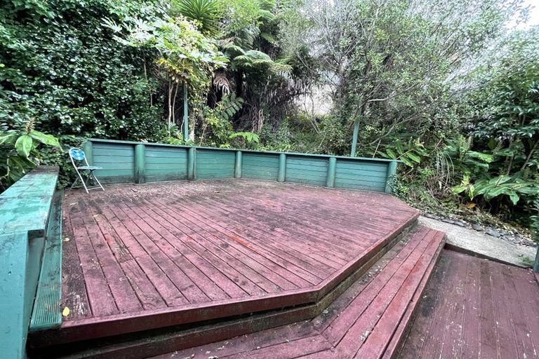 Photo of property in 16 Cypress Place, Sunnynook, Auckland, 0620