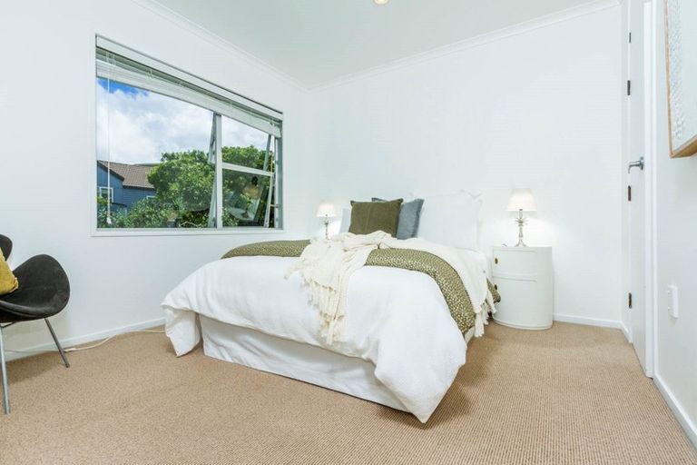 Photo of property in 5 Kilduff Place, Mairangi Bay, Auckland, 0630