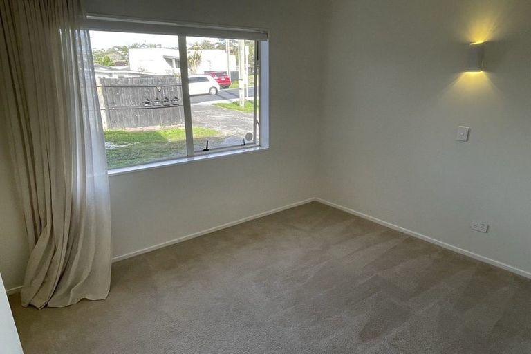 Photo of property in 8a Langton Road, Stanmore Bay, Whangaparaoa, 0932