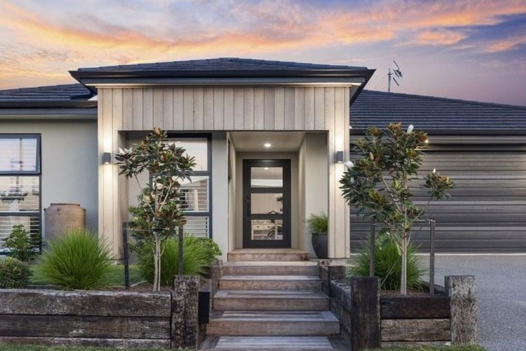 Photo of property in 8 Litsea Way, Papamoa Beach, Papamoa, 3118