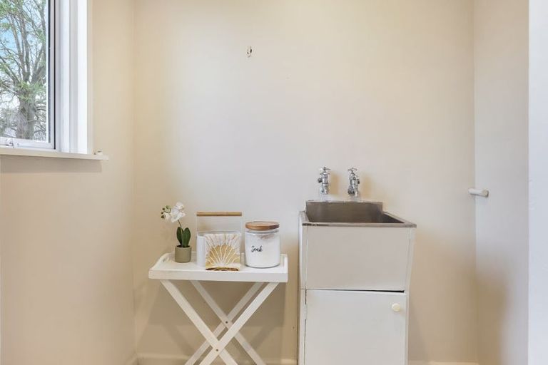 Photo of property in 1/573 Ferry Road, Woolston, Christchurch, 8023
