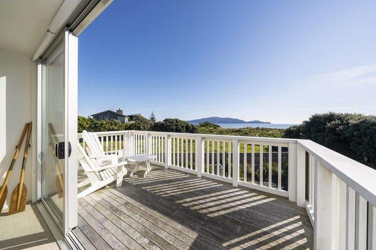 Photo of property in 7 Olliver Grove, Waikanae Beach, Waikanae, 5036
