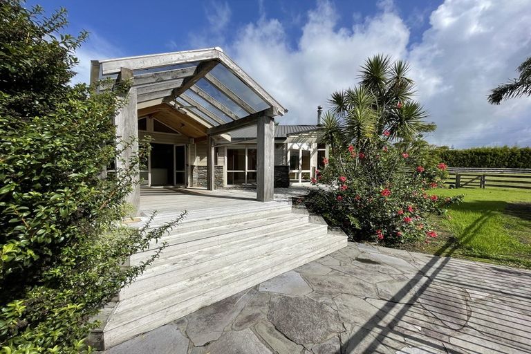 Photo of property in 136 Oraha Road, Kumeu, 0892