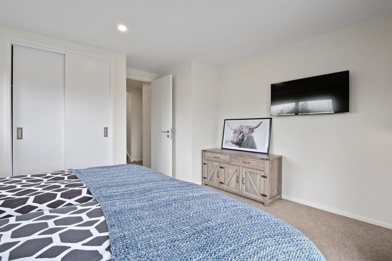 Photo of property in 35 Jacks Point Rise, Jacks Point, Queenstown, 9371