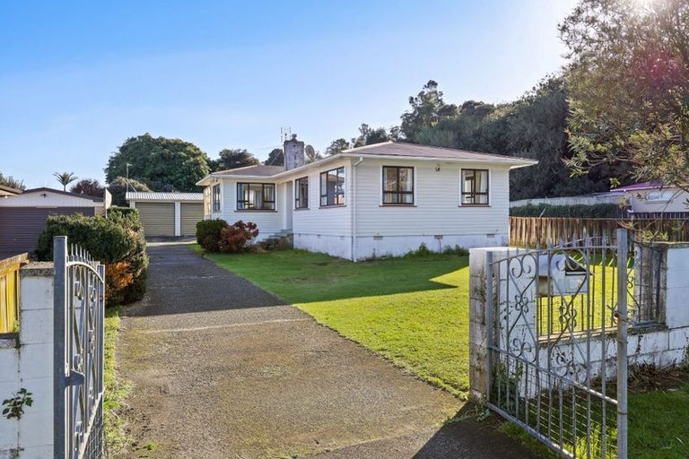 Photo of property in 383 Great South Road, Opaheke, Papakura, 2113