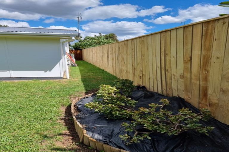 Photo of property in 1/13 Blanes Road, Weymouth, Auckland, 2103