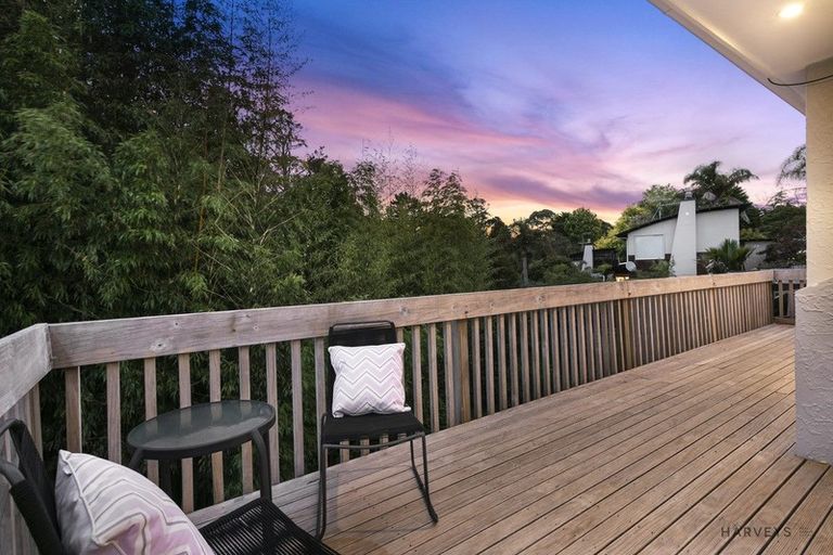 Photo of property in 534 West Coast Road, Oratia, Auckland, 0604