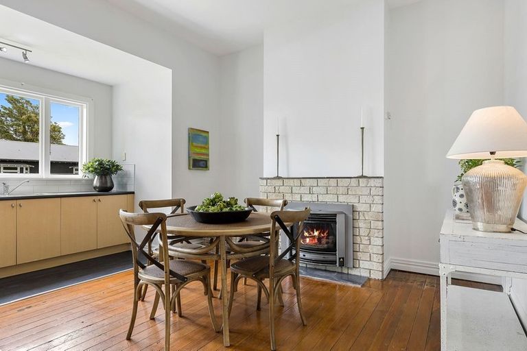 Photo of property in 100 Blighs Road, Strowan, Christchurch, 8052