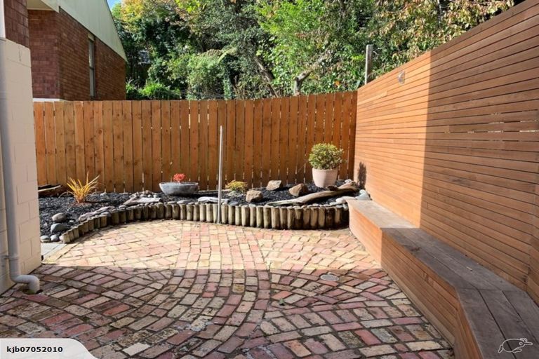 Photo of property in 1/18 Glenwood Avenue, Birkenhead, Auckland, 0626