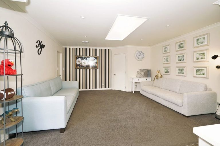 Photo of property in 18 Burgundy Court, Rototuna, Hamilton, 3210