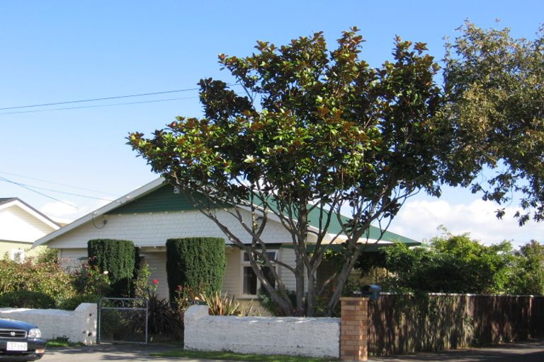 Photo of property in 2/13 Tennyson Street, Petone, Lower Hutt, 5012